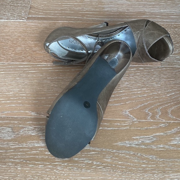 BCBGirls Peep Toe Platform Pump | 9M - Picture 6 of 6